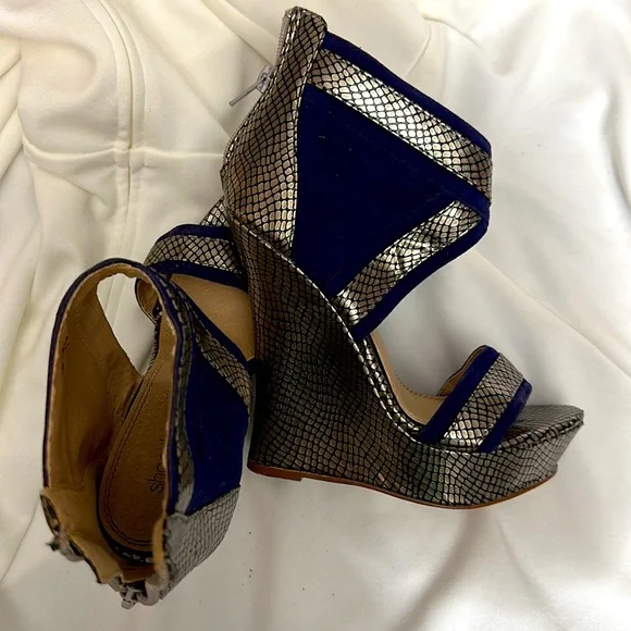 Heels - Picture 2 of 4